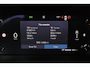 Volvo XC40 B4 Plus Dark - Panorama/schuifdak - IntelliSafe Assist & Surround - Harman/Kardon audio - Parkeercamera achter - Verwarmde voorstoelen & stuur - Parkeersensoren voor & achter - Elektr. bedienb. voorstoelen met geheugen links - Draadloze tel. lader - Extra getint glas - Inklapbare trekhaak - 19' LMV