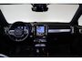 Volvo XC40 B4 Plus Dark - Panorama/schuifdak - IntelliSafe Assist & Surround - Harman/Kardon audio - Parkeercamera achter - Verwarmde voorstoelen & stuur - Parkeersensoren voor & achter - Elektr. bedienb. voorstoelen met geheugen links - Draadloze tel. lader - Extra getint glas - Inklapbare trekhaak - 19' LMV