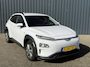 Hyundai Kona Electric EV Fashion 64 kWh SOH 96.6% | Camera | Parkeersensoren | Navigatie | Cruise Control | Stoelverwarming |