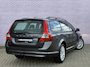 Volvo V70 2.5T Summum | Trekhaak | Stoelverwarming | Cruise Control | Climate Control | Roof Rails | Navigatie | 6CD Wisselaar | Leder | Bluetooth | Parkeersensoren |