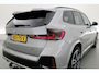BMW iX1 eDrive20 67 kWh | Rijklaar! |SOH 100% | Rijklaar! | HUD | Memory | Pano | Trekhaak | Matrix | Adapt. Cruise | Keyless