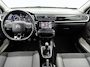 Citroën C3 Shine 82pk | Lage kilometerstand | Navigatie via Apple Carplay / Android Auto | Achteruitrijcamera | Climate Control | Cruise Control | Parkeersensoren | Bluetooth | Elektrisch inklapbare spiegels | Afwijkende dakkleur | Multifunctioneel lederen stuurwiel | Automatisch dimlicht | Regensensor | Donker getint glas | 17" lichtmetalen velgen |