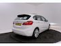 BMW 2-Serie Active Tourer 218i Luxury | Trekhaak | Panoramadak | Stoelverwarming | Cruise Control | PDC |
