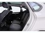BMW 2-Serie Active Tourer 218i Luxury | Trekhaak | Panoramadak | Stoelverwarming | Cruise Control | PDC |