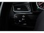 BMW 2-Serie Active Tourer 218i Luxury | Trekhaak | Panoramadak | Stoelverwarming | Cruise Control | PDC |