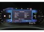 Volvo XC60 T6 Recharge AWD Ultra Dark - Luchtvering - Panorama/schuifdak - IntelliSafe Assist & Surround - 360º Camera - Harman/Kardon audio - Adaptieve LED koplampen - Verwarmde voorstoelen, stuur & achterbank - Parkeersensoren voor & achter - Elektr. bedienb. voorstoelen met geheugen - Head up display - Draadloze tel. lader - Extra getint glas - Inklapbare trekhaak - 20' LMV