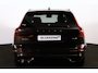 Volvo XC60 T6 Recharge AWD Ultra Dark - Luchtvering - Panorama/schuifdak - IntelliSafe Assist & Surround - 360º Camera - Harman/Kardon audio - Adaptieve LED koplampen - Verwarmde voorstoelen, stuur & achterbank - Parkeersensoren voor & achter - Elektr. bedienb. voorstoelen met geheugen - Head up display - Draadloze tel. lader - Extra getint glas - Inklapbare trekhaak - 20' LMV