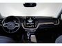 Volvo XC60 T6 Recharge AWD Ultra Dark - Luchtvering - Panorama/schuifdak - IntelliSafe Assist & Surround - 360º Camera - Harman/Kardon audio - Adaptieve LED koplampen - Verwarmde voorstoelen, stuur & achterbank - Parkeersensoren voor & achter - Elektr. bedienb. voorstoelen met geheugen - Head up display - Draadloze tel. lader - Extra getint glas - Inklapbare trekhaak - 20' LMV