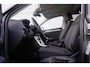 Volkswagen T-Roc 1.0 TSI 115pk Life Edition | Achteruitrijcamera | Apple Carplay & Android Auto | Climatronic
