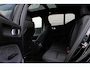 Volvo XC40 Recharge Pro | Apple Carplay & Android Auto | Centrale deurvergrendeling met afstandsbediening | Cruise control adaptief met Stop&Go en stuurhulp | Draadloze telefoonlader | Elektrisch glazen panorama-dak | elektrisch verstelb. bestuurdersstoel met geheugen | Stoel- en stuurverwarming