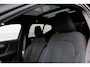 Volvo XC40 Recharge Pro | Apple Carplay & Android Auto | Centrale deurvergrendeling met afstandsbediening | Cruise control adaptief met Stop&Go en stuurhulp | Draadloze telefoonlader | Elektrisch glazen panorama-dak | elektrisch verstelb. bestuurdersstoel met geheugen | Stoel- en stuurverwarming