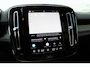 Volvo XC40 Recharge Pro | Apple Carplay & Android Auto | Centrale deurvergrendeling met afstandsbediening | Cruise control adaptief met Stop&Go en stuurhulp | Draadloze telefoonlader | Elektrisch glazen panorama-dak | elektrisch verstelb. bestuurdersstoel met geheugen | Stoel- en stuurverwarming