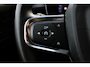 Volvo XC40 Recharge Pro | Apple Carplay & Android Auto | Centrale deurvergrendeling met afstandsbediening | Cruise control adaptief met Stop&Go en stuurhulp | Draadloze telefoonlader | Elektrisch glazen panorama-dak | elektrisch verstelb. bestuurdersstoel met geheugen | Stoel- en stuurverwarming