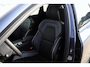 Volvo XC60 Plus Black Edition Recharge Plug-In Hybrid AWD | Luchtvering | 360 | HUD | H&K | Panodak |