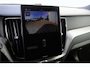 Volvo XC60 Plus Black Edition Recharge Plug-In Hybrid AWD | Luchtvering | 360 | HUD | H&K | Panodak |