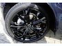 Volvo XC60 Plus Black Edition Recharge Plug-In Hybrid AWD | Luchtvering | 360 | HUD | H&K | Panodak |