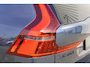 Volvo XC60 Plus Black Edition Recharge Plug-In Hybrid AWD | Luchtvering | 360 | HUD | H&K | Panodak |