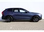 Volvo XC60 Plus Black Edition Recharge Plug-In Hybrid AWD | Luchtvering | 360 | HUD | H&K | Panodak |