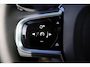Volvo XC60 Plus Black Edition Recharge Plug-In Hybrid AWD | Luchtvering | 360 | HUD | H&K | Panodak |