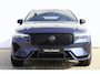 Volvo XC60 Plus Black Edition Recharge Plug-In Hybrid AWD | Luchtvering | 360 | HUD | H&K | Panodak |