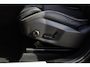 Volvo XC60 Plus Black Edition Recharge Plug-In Hybrid AWD | Luchtvering | 360 | HUD | H&K | Panodak |