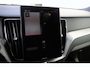 Volvo XC60 Plus Black Edition Recharge Plug-In Hybrid AWD | Luchtvering | 360 | HUD | H&K | Panodak |