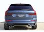 Volvo XC60 Plus Black Edition Recharge Plug-In Hybrid AWD | Luchtvering | 360 | HUD | H&K | Panodak |