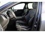 Volvo XC60 Plus Black Edition Recharge Plug-In Hybrid AWD | Luchtvering | 360 | HUD | H&K | Panodak |