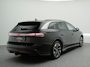 Volkswagen ID.7 Tourer Pro Business 77 kWh 286 pk | LED Matrix | SOH 97% | Warmtepomp | Trekhaak | 360 Area view | Elektrische achterklep | Stoel- & Stuurverwarming |