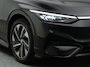 Volkswagen ID.7 Tourer Pro Business 77 kWh 286 pk | LED Matrix | SOH 97% | Warmtepomp | Trekhaak | 360 Area view | Elektrische achterklep | Stoel- & Stuurverwarming |