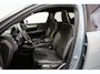 Volvo XC40 T4 Recharge R-Design [ Panorama H/K Apple/Android Navi Trekhaak ]