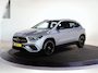 Mercedes-Benz GLA 250e Business Solution AMG | Premium Plus | Panoramaschuifdak | Trekhaak | Head-up | Burmester |