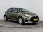 Toyota Yaris 1.5 Hybrid Active Automaat | Parkeersensoren | Apple Carplay/Android Auto | Achteruitrijcamera | Automatische Airconditioning |
