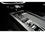 Volvo XC60 T4 Momentum Pro | Semi-Electrische Inklapbare Trekhaak | Dealeronderhouden | Comfortstoelen | Lederenbekleding | 4-seizoenenbanden | Cruise Control | Navigatie | Stoelverwarming | stuurwielverwarming | Navigatie | Cruise Control |