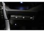 Toyota RAV4 2.5 Plug-in Hybrid AWD Bi-Tone Plus | Apple Carplay/Android Auto | Trekhaak | Panoramadak | 360Camera | Stoelverwarming |