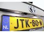 Toyota RAV4 2.5 Plug-in Hybrid AWD Bi-Tone Plus | Apple Carplay/Android Auto | Trekhaak | Panoramadak | 360Camera | Stoelverwarming |