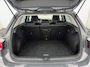 Volkswagen Golf 1.0 TSI Life *FULL-LED | ADAPTIVE-CRUISE | DIGI-COCKPIT | NAVI-FULLMAP | AMBIENTLIGHT | COMFORTSEATS | CAMERA | KEYLESS | DAB+ | PRIVACY-GLASS | ECC | PDC | 17''ALU*