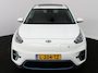 Kia Niro EV e-Niro DynamicPlusLine 64 kWh Schuif-/kanteldak | Stoel/Stuuverwarming | Camera | Carplay | 1e Eigenaar | Nederlandse Auto |