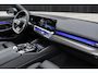 BMW 5-Serie Touring 520i M-Sport | Pano | H&K | HUD | ACC | Standkachel | Elektr. trekhaak | 20 inch | Comf. stoel | Memory | Stoelventilatie | Stoelverwarming voor en achter | 4-zone clima | Stuurwielverwarming | Carbon interieur | Keyless | Etc.