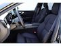 Volvo XC60 2.0 T6 Plug-in hybrid AWD Ultra Dark | Pano | Luchtvering | Trekhaak | Harman Kardon |