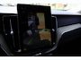 Volvo XC60 2.0 T6 Plug-in hybrid AWD Ultra Dark | Pano | Luchtvering | Trekhaak | Harman Kardon |