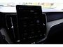Volvo XC60 2.0 T6 Plug-in hybrid AWD Ultra Dark | Pano | Luchtvering | Trekhaak | Harman Kardon |