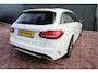 Mercedes-Benz C-klasse Estate 180 AMG Sport Edition Premium Plus Upgrade 19 inch Panoramadak Sport Leder Burmester Ambiante verlichting Electrische Trekhaak Etc. Etc.
