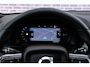 Volvo EX40 Single Motor Extended Range Ultra 82 kWh Black Edition | Getint glas | Nubuck | Panoramadak | Harman/Kardon | Stoelverwarming voor + achter | Keyless | 20" Velgen |