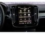 Volvo EX40 Single Motor Extended Range Ultra 82 kWh Black Edition | Getint glas | Nubuck | Panoramadak | Harman/Kardon | Stoelverwarming voor + achter | Keyless | 20" Velgen |