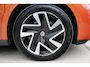 Volkswagen ID. Buzz Cargo 77 kWh 20 inch - Adaptive Cruise - Camera - Trekhaak wegklapbaar - Stoelverwarming - Carplay - Navigatie