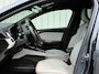 Renault Clio E-Tech Hybrid 140PK Initiale Paris / BOSE Premium Audio / Lederen Bekleding / Stoel & Stuurverwarming / Apple Carplay & Android Auto / All Season Banden / Trekhaak / Navigatie / Achteruitrijcamera /