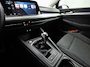 Volkswagen Golf Variant 1.0 TSI Life Sport (APPLE CARPLAY, GROOT NAVI, PARKEERSENSOREN, SFEERVERLICHTING, SPORTSTOELEN, KEYLESS START, LM VELGEN, NIEUWSTAAT)