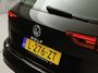 Volkswagen Golf Variant 1.0 TSI Life Sport (APPLE CARPLAY, GROOT NAVI, PARKEERSENSOREN, SFEERVERLICHTING, SPORTSTOELEN, KEYLESS START, LM VELGEN, NIEUWSTAAT)
