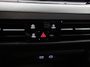 Volkswagen Golf Variant 1.0 TSI Life Sport (APPLE CARPLAY, GROOT NAVI, PARKEERSENSOREN, SFEERVERLICHTING, SPORTSTOELEN, KEYLESS START, LM VELGEN, NIEUWSTAAT)